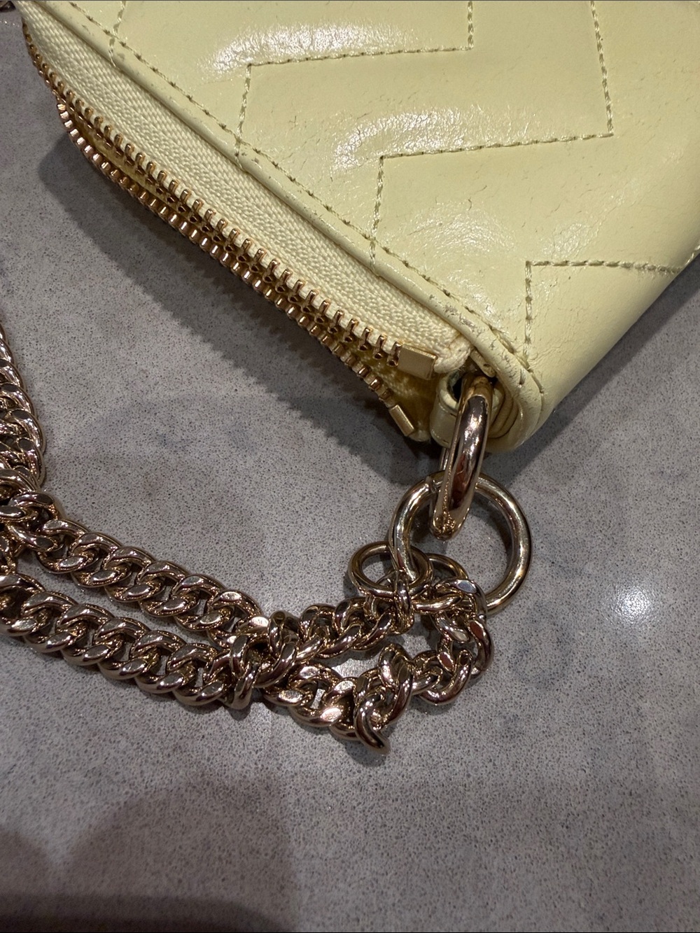 Sandro Pale Yellow Quilted Crossbody Card Wallet with Gold Chain - Picture 4 of 5